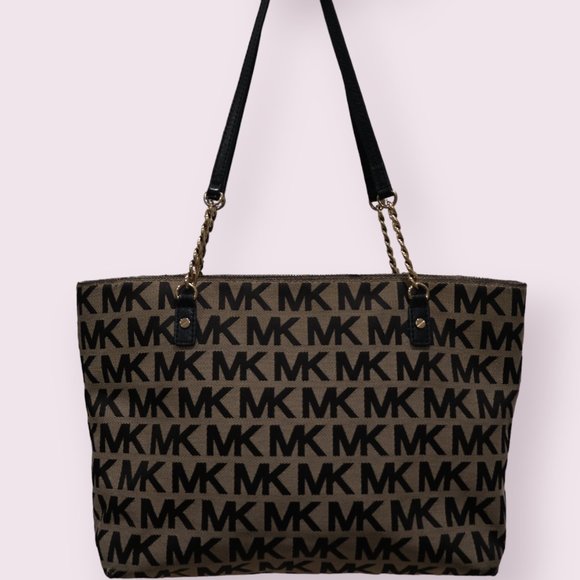 Michael Kors Handbags - Gently used Michael Khors Tote